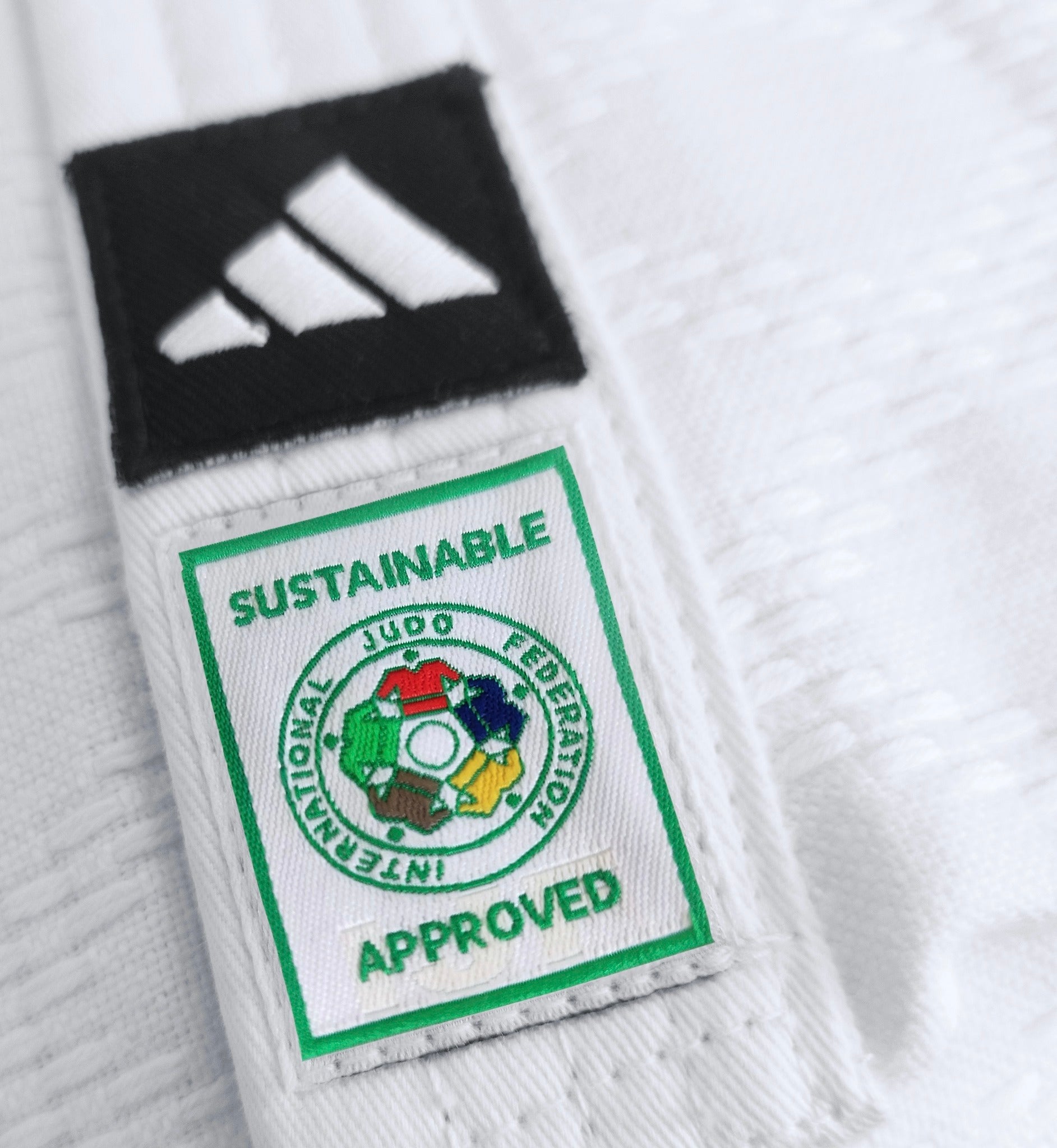 Adidas JU kimono Champion III IJF Regular fit 750g, bílé