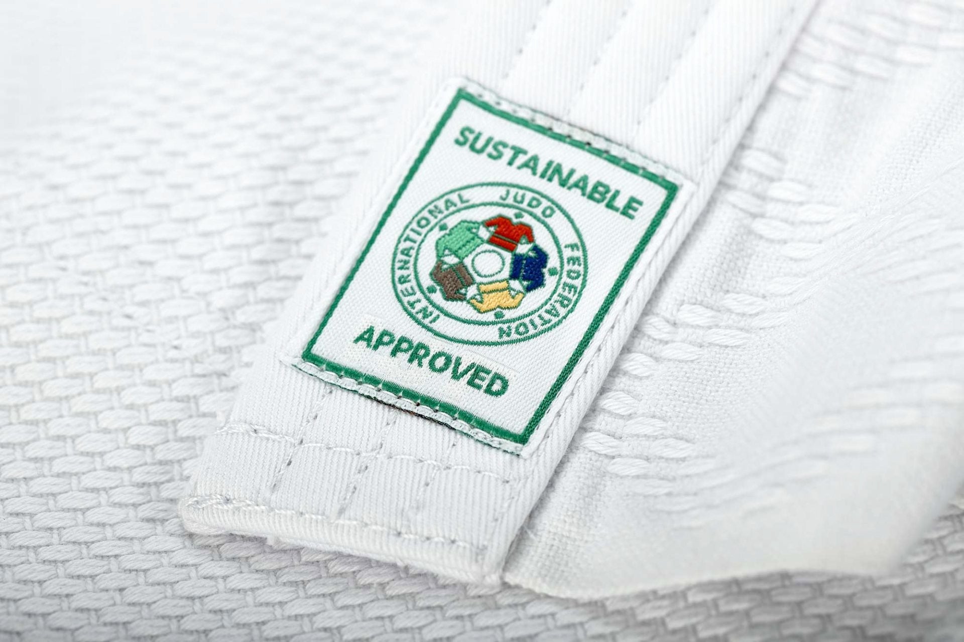 Adidas JU kimono Champion III IJF Slim fit 750g, bílé