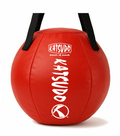 Katsudo boxovací míč Leodor s popruhem, červený