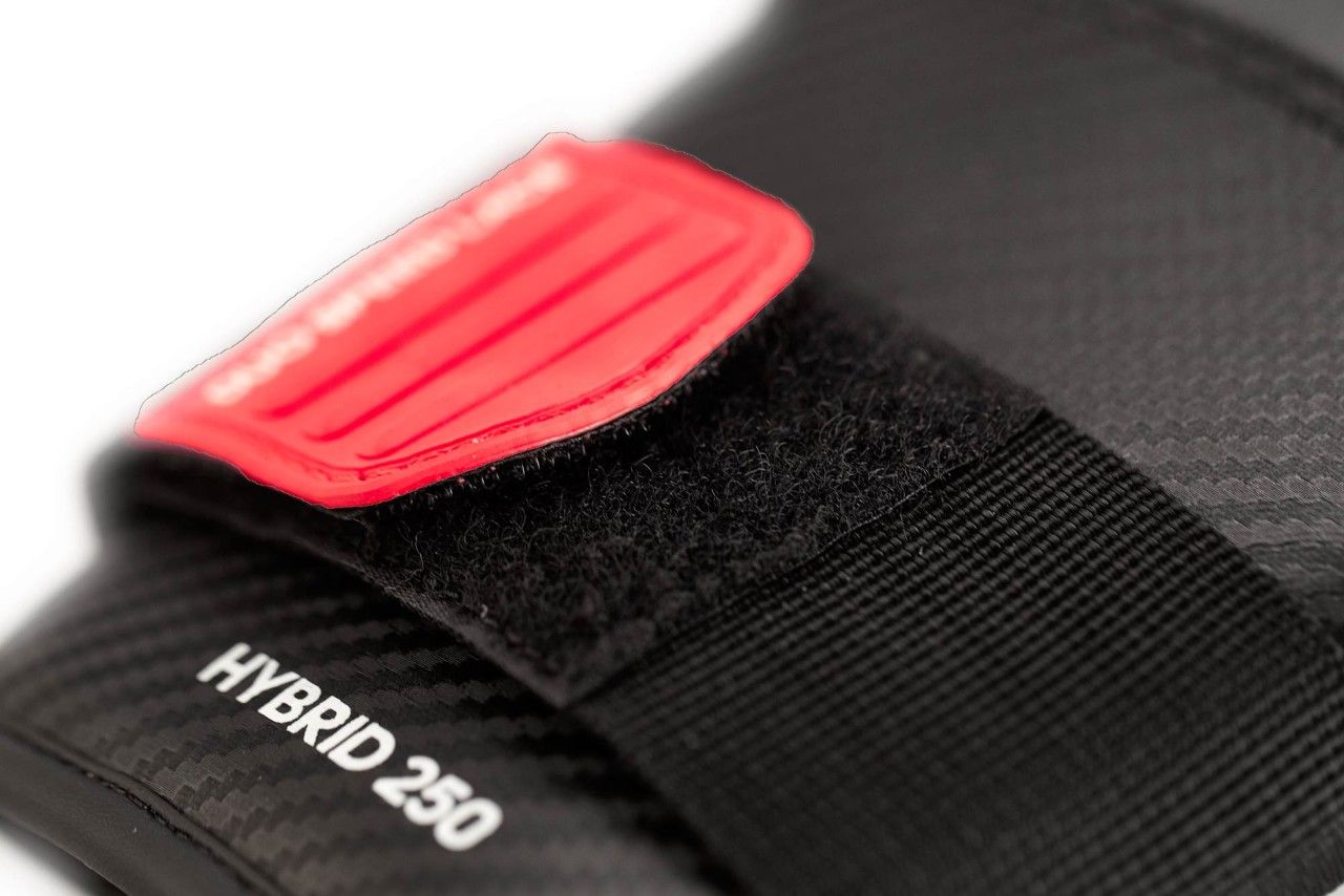 Adidas boxerské rukavice Hybrid 250, černé