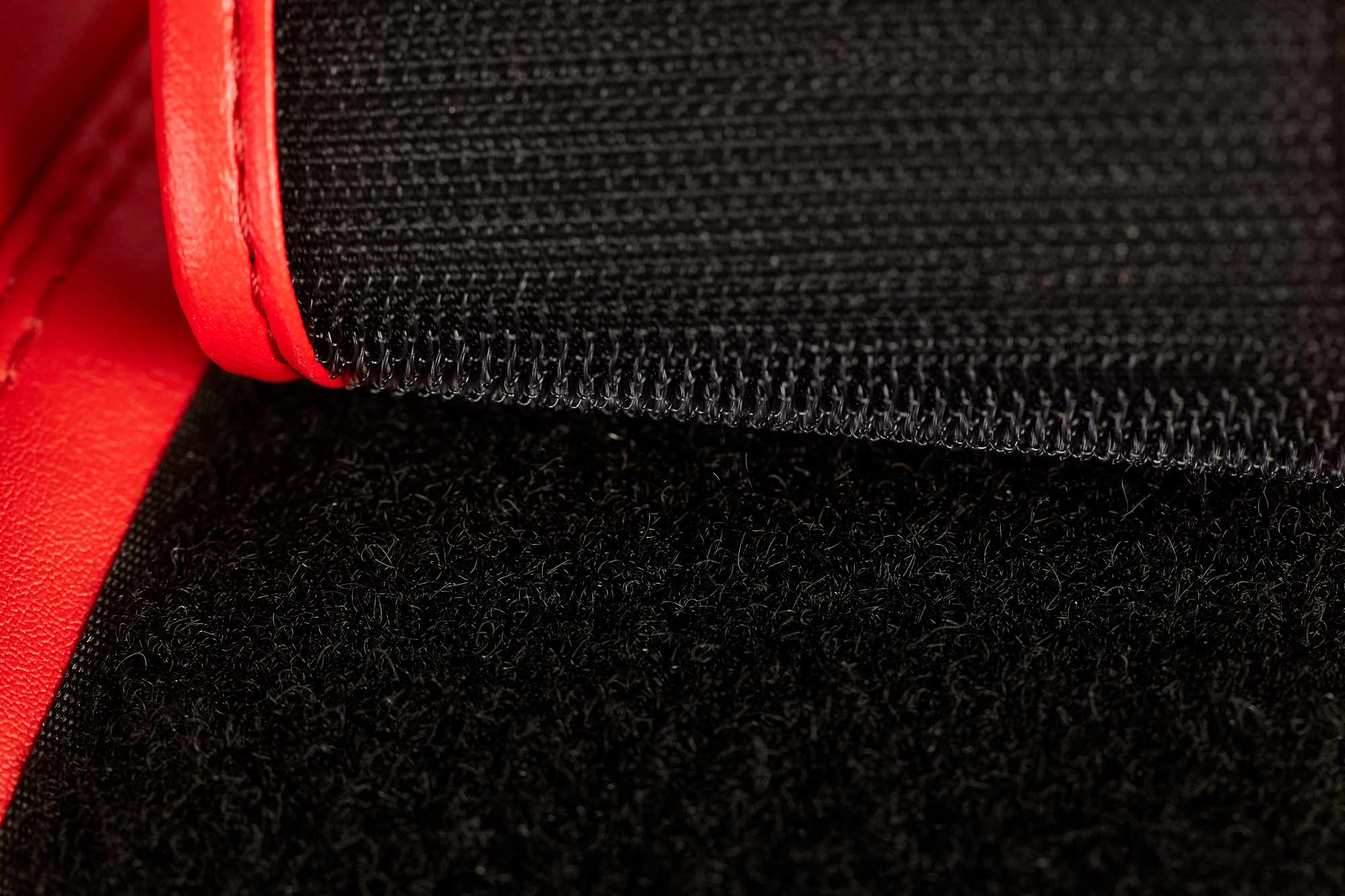 Adidas boxerské rukavice JEN, červené